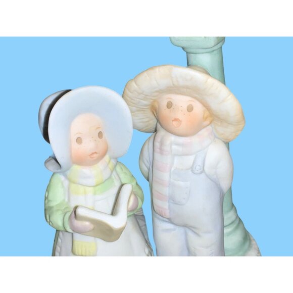 CIRCLE OF FRIENDS Figurine- JOY TO THE WORLD By MASTERPIECE  Homco 1992 - Picture 7 of 14